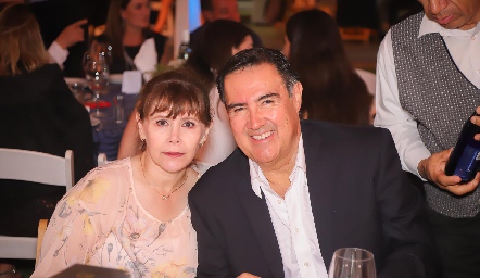  Claudia Esparza y Carlos Orduña.