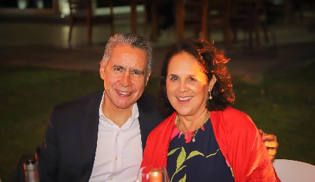  Héctor Hinojosa y Beatriz Treviño.