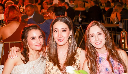  Anabel Romo, Pili Acosta y Mariana González.