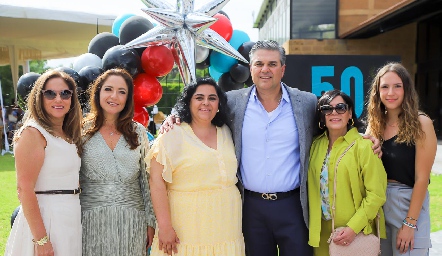  Alba, Clauida y Gaby Altamirano, Salomón Dip, Yolanda Altamirano y María Martín.