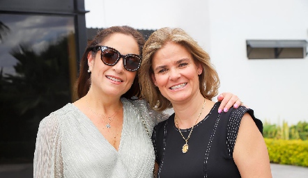  Claudia Altamirano y Marcela Benvente.