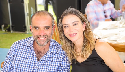  Carlos Andalón y Alejandra Bermea.