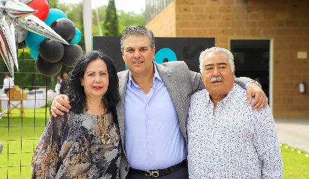  Rosario Quilantán, Salomón Dip y Roberto Leos.