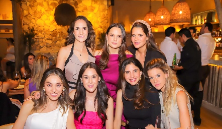  Daniela Mina, Maite Soberón, Jessica Martín Alba, Adri de la Maza, Carmen Del Valle, Ale Torres y Benilde Hernández.