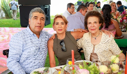  Rafael, Isabel y Melita Tobías.