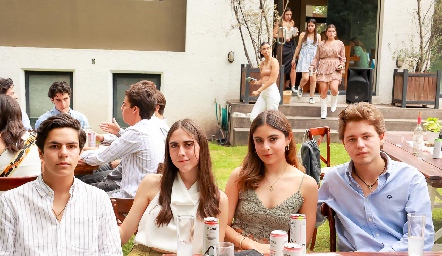  Amigos.