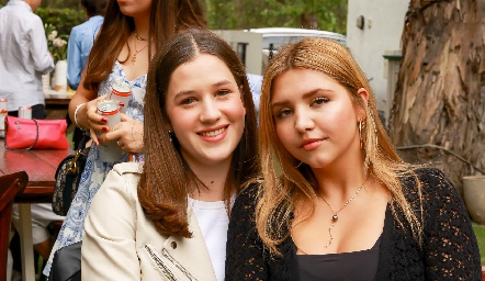   Mariana Mendizábal y Marisol de los Santos.