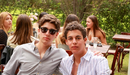  Santiago Morales y Andrés Abaroa.