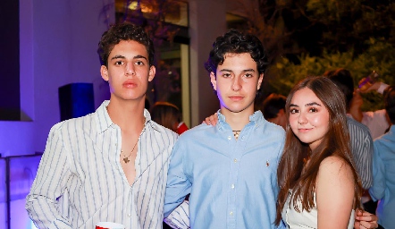  Andrés Abaroa, Martín de la Rosa y Constanza Navarro.
