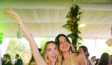  Julia y Paulina Marcos.