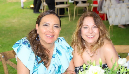  Angeles Rodríguez y Lucía Pedraza.