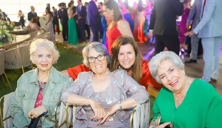  Elsa Bremer, Janey Morrison, Connie Morrison y Lili.