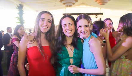  María José Muñoz, Isabel Jasso y Mariana Sánchez.