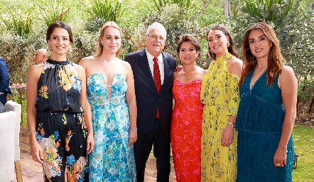  Mónica, Meritchell y Olegario Galarza, Cecilia Bremer, María Cecilia Herrera y Vanessa Galarza.
