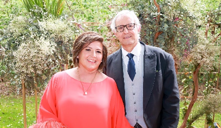 Beatriz Bremer y Edmundo Elorduy, papás de la novia.