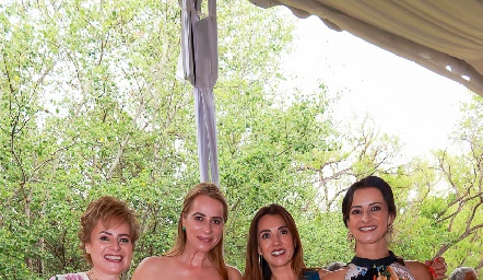  Elsa Bremer, Meritchell, Vanessa y Mónica Galarza.