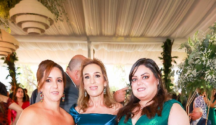  Alejandra Ávila, María Elena Ávila y Andrea Gutiérrez.