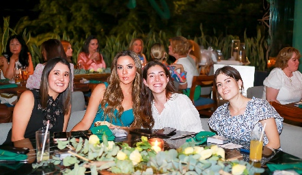  Bárbara Rojas, Eleida Torres, Pamela Herrera y Daniela Castillo.
