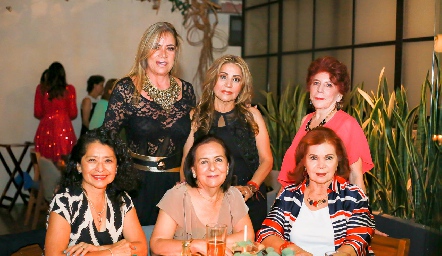  Lorena Villaseñor, Leticia Córdova, Mirna Zapata, Adriana, Mónica Rodríguez y Estela Robledo.