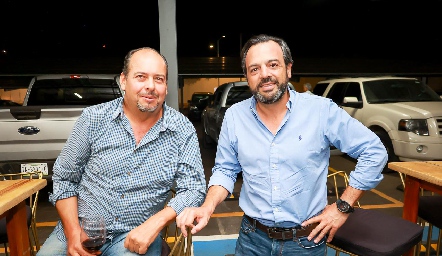  Carlos Sánchez y Rodrigo Medellín.