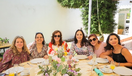  Lorena Martínez, Gaby Espinosa, Maricarmen López, Claudia Álvarez, Cecilia Morales y Martha Carrillo.