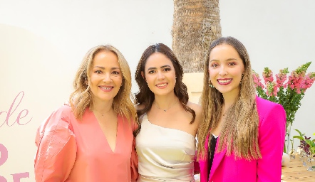  Claudia del Pozo, Paulina Aldrett y Lau Bravo.