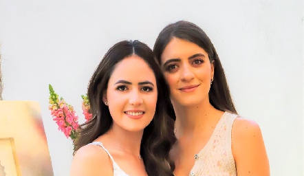  Paulina Aldrett y Paola Gutiérrez.