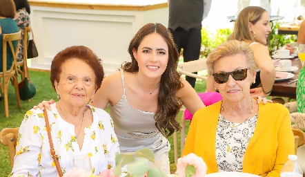  Evangelina Villanueva, Paulina Aldrett y María de Lourdes Marti.