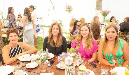  Yusa Coulón, Alba Altamirano, Lourdes Gutiérrez y Sofía Carrillo.