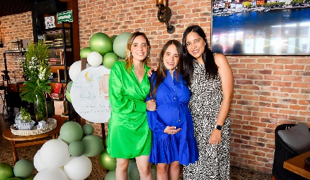  Sofía, Ale y Andrea Ascanio Rodríguez.