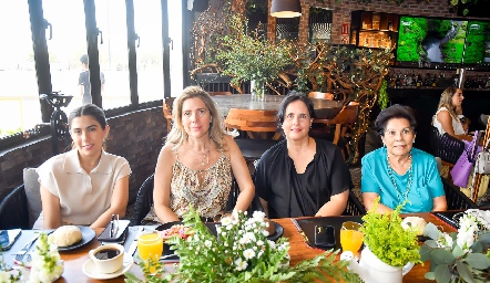  Carolina Ascanio, Jessica Villarreal, Mayte Ascanio y Tere Ascanio.