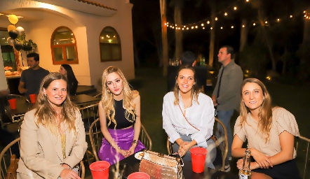  Valeria Guerrero, Paulina Arispe y Sofia César .