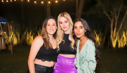  Cecilia Barba, Valeria Guerrero y Karen Lozano.