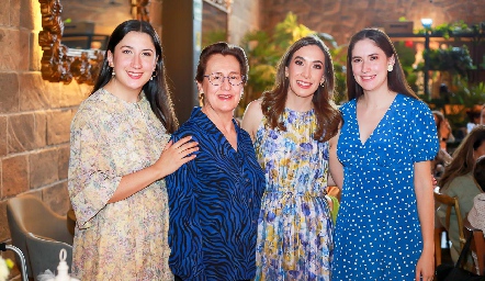  María Inés Torres, Irma García, Ana Sofía Aranda y Natalia Torres.