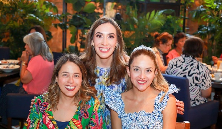  Ana Sofía Aranda, Ana Isabel y Ana Laura Sarmiento.