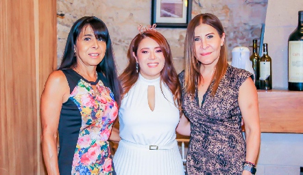 , Irma Torres , Elvira García y Georgina Zoginu.