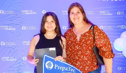  Valeria Alejandra y su mamá.