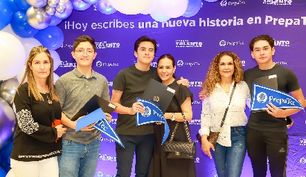  Rocío Molina y Germán Martínez, Nicolás y Roxana Herrera, Liliana Mendoza y Agustín Ramírez.