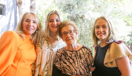  Laura Lavín, Paulina Dibildox, Margarita Martínez y Rocío Gómez.