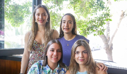  Laura Bravo, Ximena Gómez, Paloma Enríquez y Juliana Mercado.