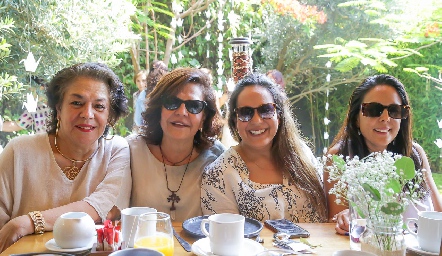  Mónica Silos, Cape Silos, Ana Paula y Mariana Domínguez.