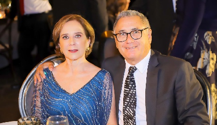  Ana Graciela Ortiz y Román Asueta.