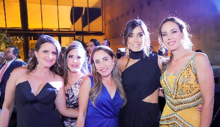  Alejandra Celis, Carmelita Berrueta, Nardine Chevaile, Fernanda Torres y Carla Ortiz.