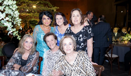  Yoya de Martínez, Verónica Martínez, Carmen, Lynn Eichelmann, Bertha de la Torre y Luz María Rubín de Celis.