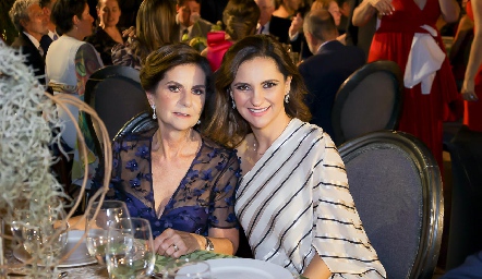 Maripepa Valladares y Rosa Mary Rosillo.