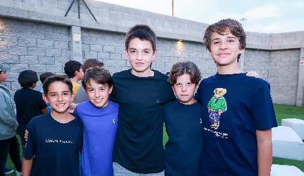  Leo, Marcelo, Paulo, Mateo y Juan Carlos.