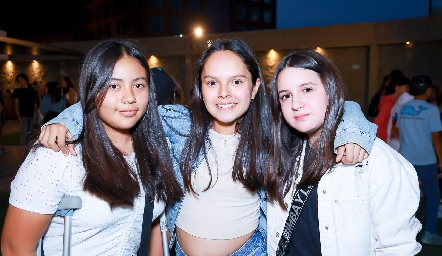  Lya, Narah y María José.
