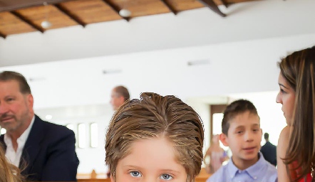  Tomás.