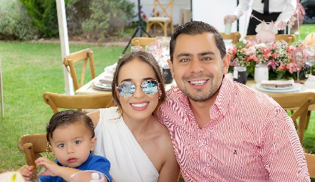  Eduardo, Sofía Dorantes y Eduardo González.