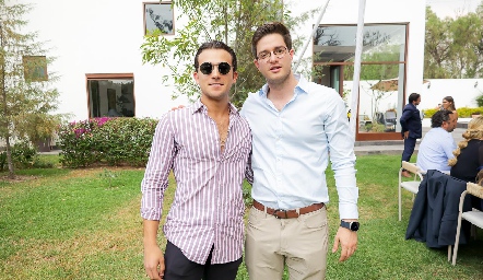  Santiago y Alejandro.